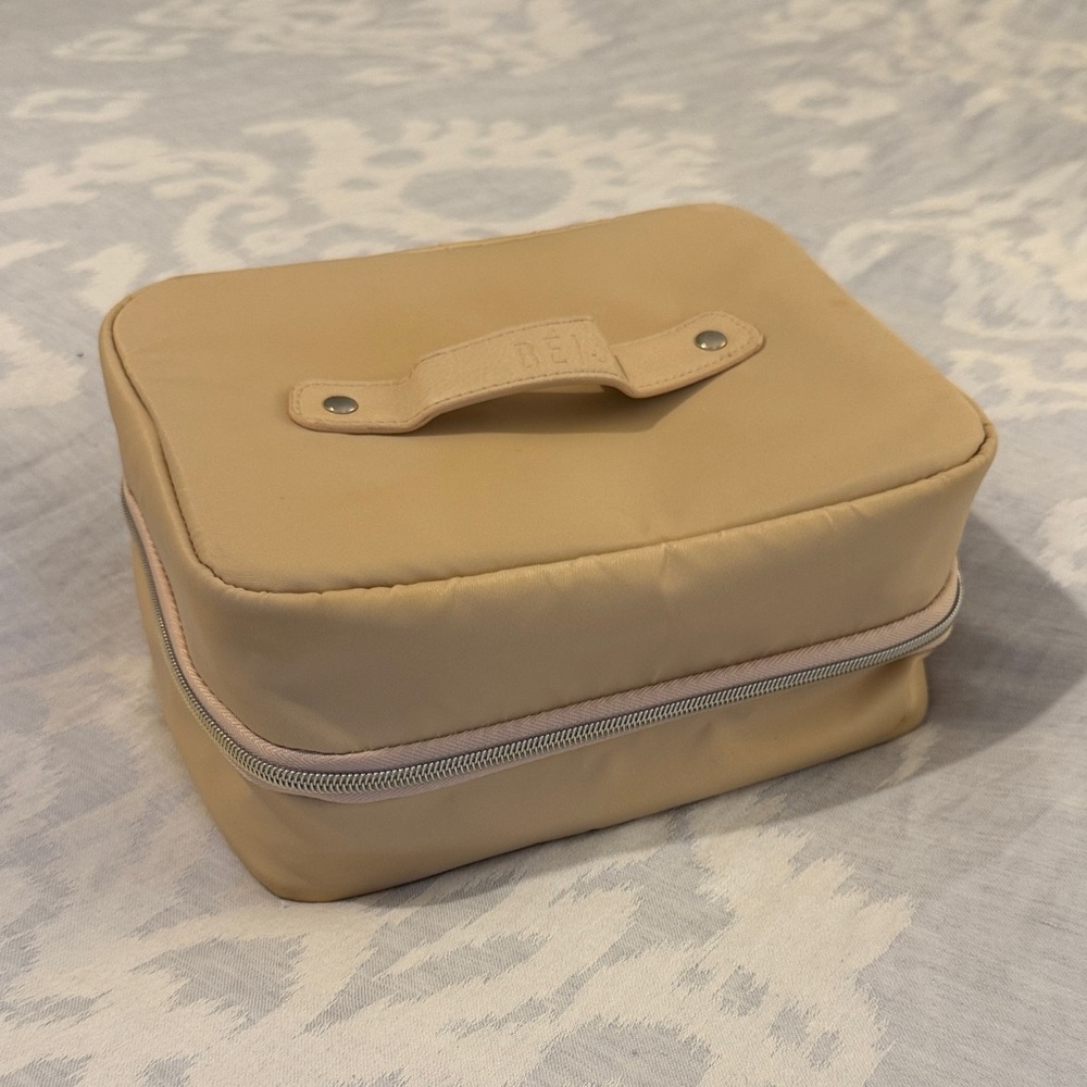 BEIS The Hanging Cosmetic Case